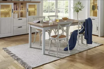 Pevn� jed�lensk� st�l Amrum Typ 62 v dekore