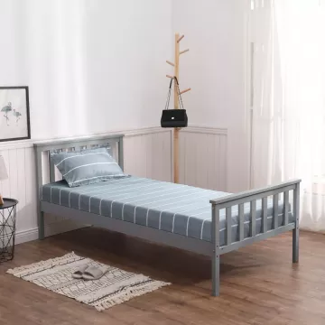 Jednoduch� a nad�asov� poste� ANATRA - �ed�