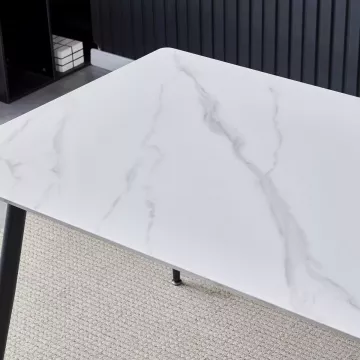Stl k jedlenskmu setu