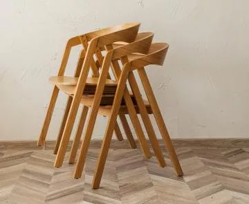 Mas�vne retro kresielko Guru dub mas�v
