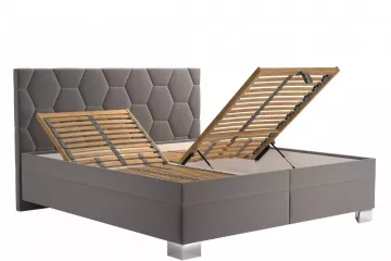 Poste� Paloma, b�ov�