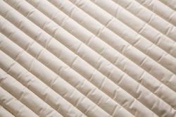 Vyrobený zo 100% bavlny, vhodný pre alergikov a astmatikov, dá sa vyvárať pri 90 ° C